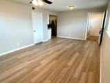 1914 Larrabee Street - Photo 4