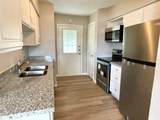 1914 Larrabee Street - Photo 6
