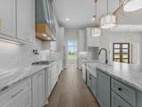 10039 Lakeside Oaks Dr - Photo 10