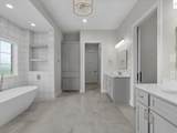 10039 Lakeside Oaks Dr - Photo 23