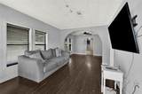 720 Yupon Street - Photo 1