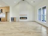 643 Chuckwagon Trail - Photo 16