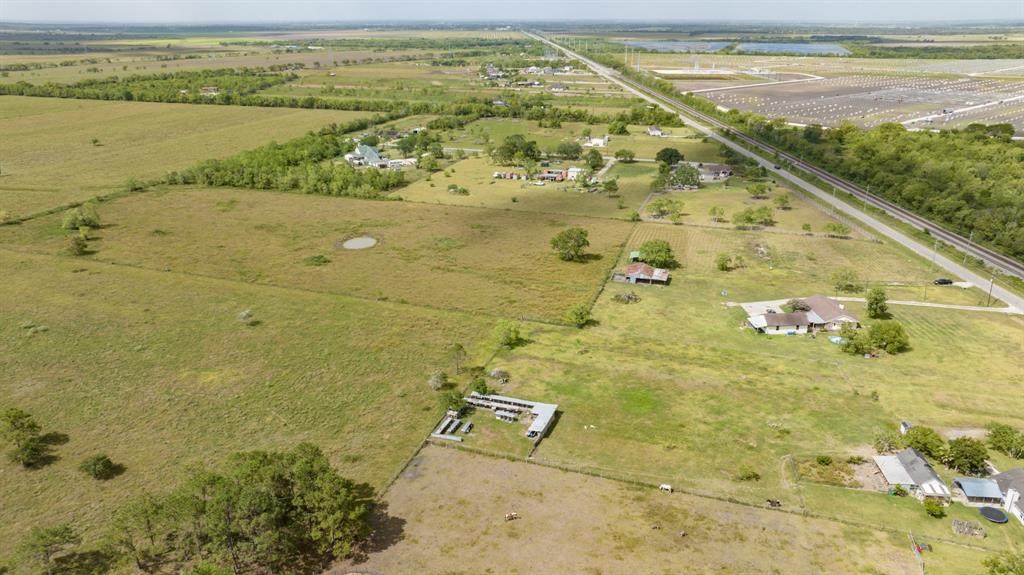 9905 County Road 171 - Photo 1