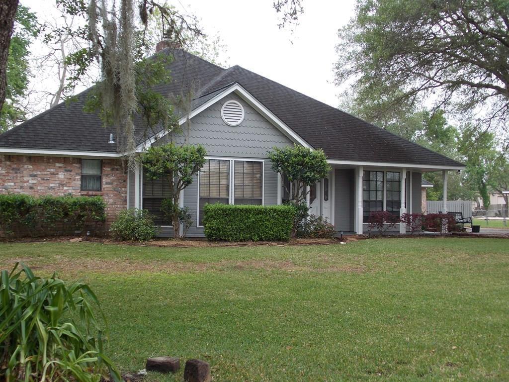 2423 County Road 582 A - Photo 1