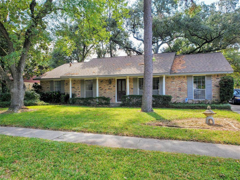 8007 Roos Road - Photo 1