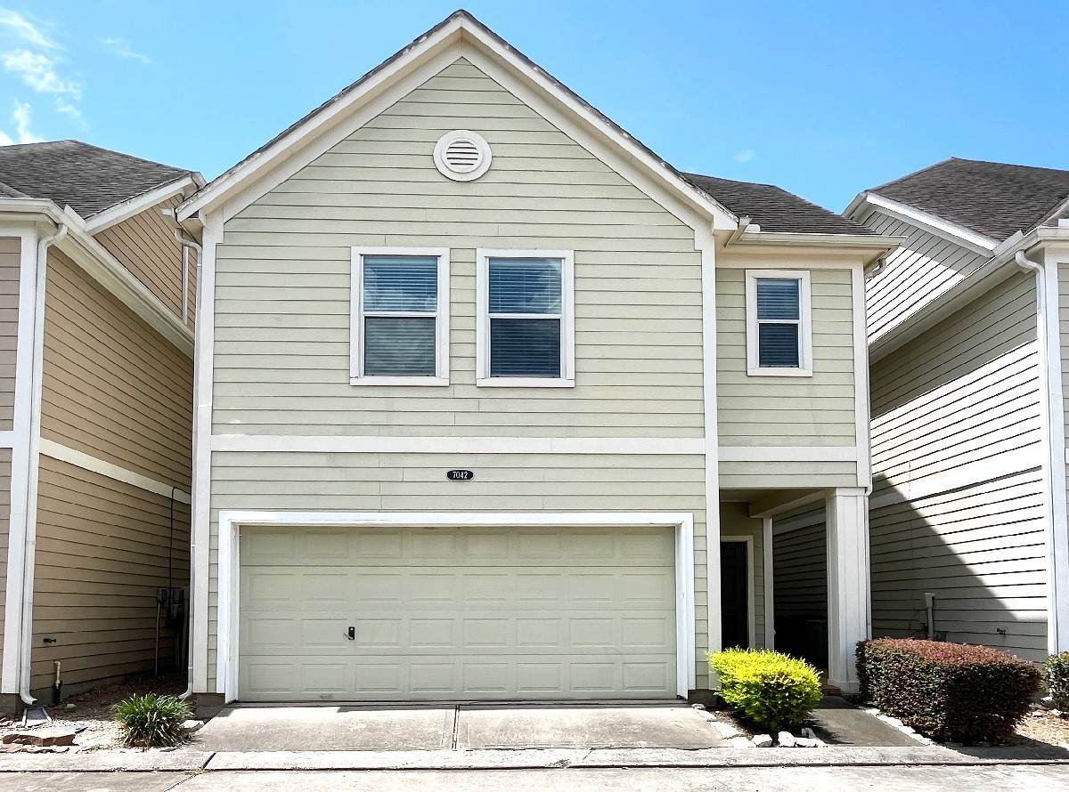 7042 Plum Creek Terrace Lane - Photo 1