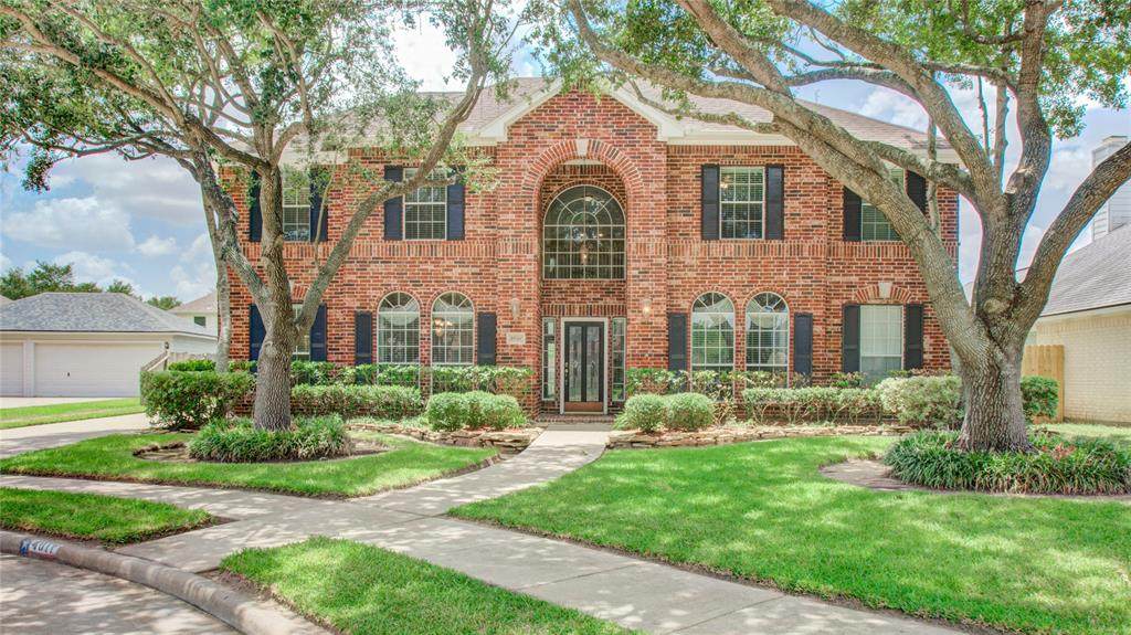 4011 Caravel Circle - Photo 1