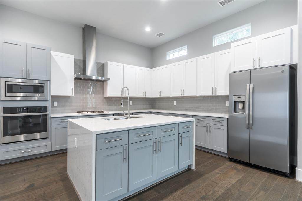 1557 22nd Street - Photo 1