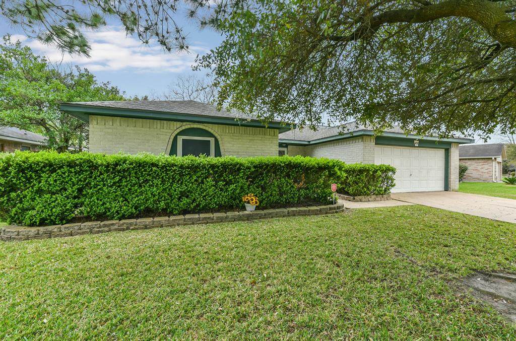 458 Oakdale Drive - Photo 1