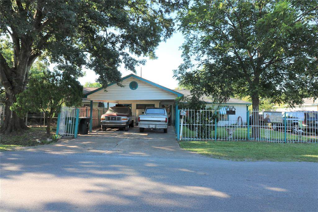 5507 Oriole Street - Photo 1