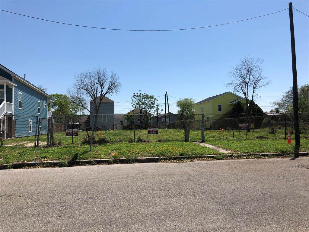 3535 Avenue M - Photo 1