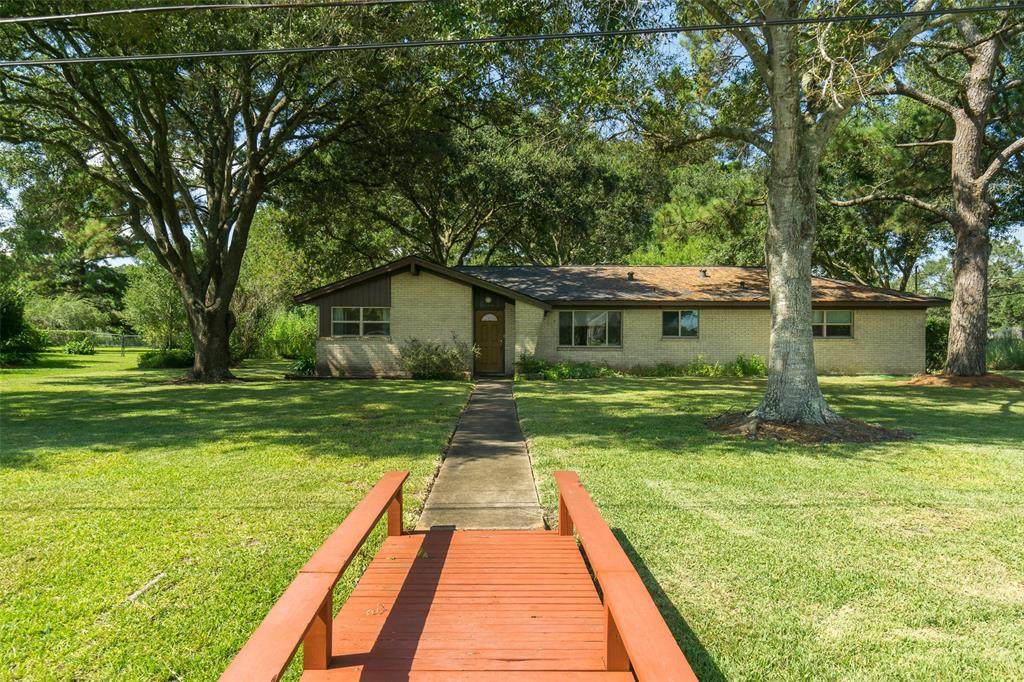 102 Garden Drive - Photo 1