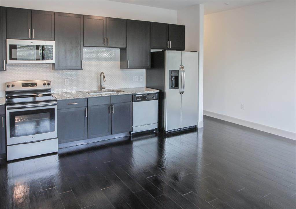 1301 Richmond Avenue - Photo 1