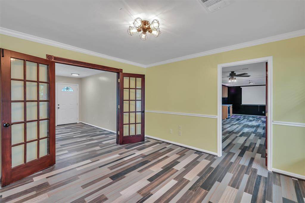 2119 Roberts Street - Photo 1