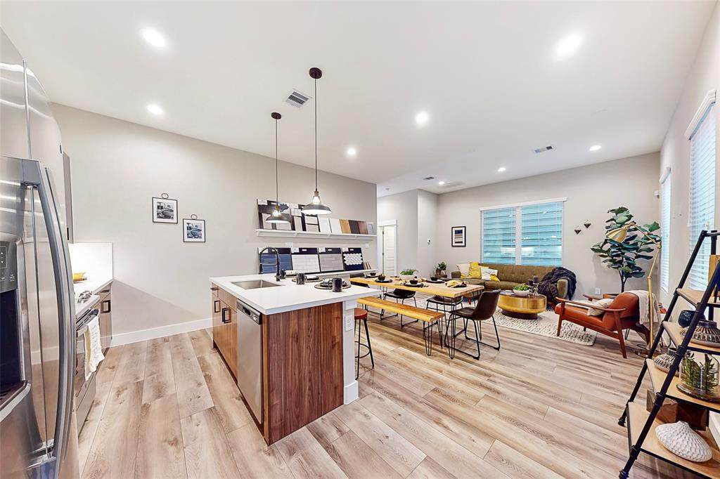 1070 Mansfield Street - Photo 1