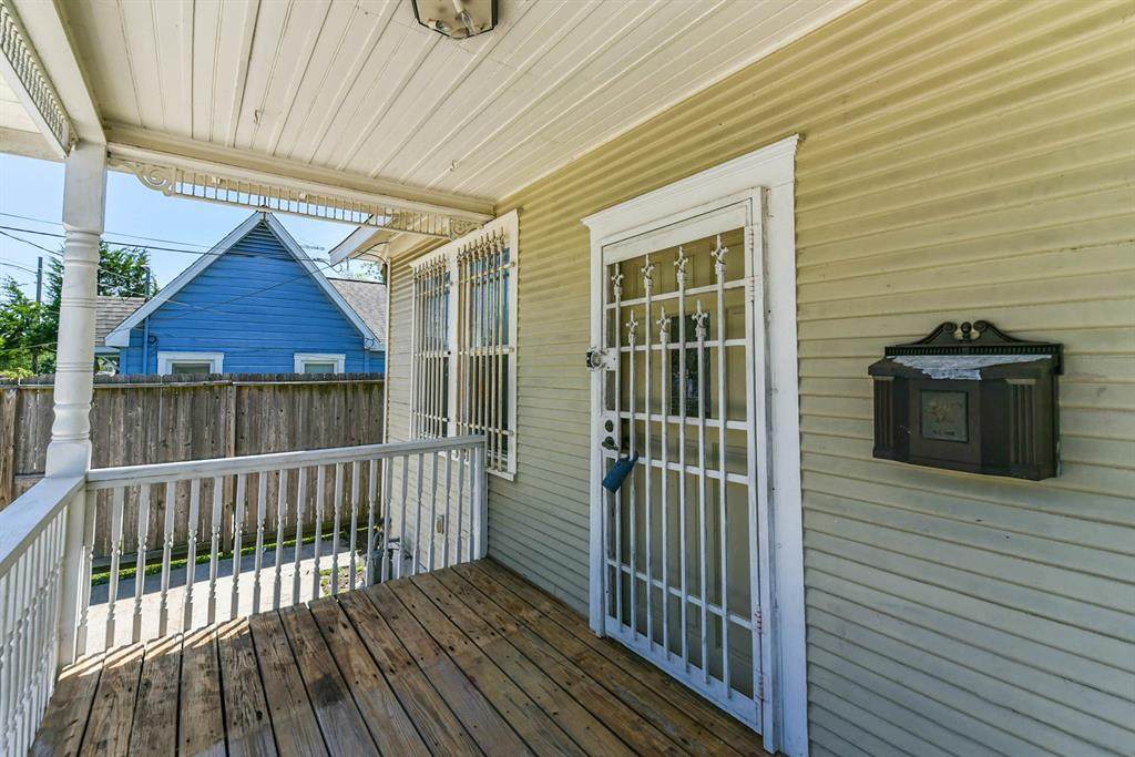 929 Cavalcade Street - Photo 1