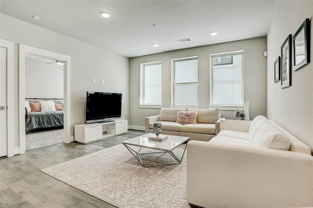 4819 Caroline Street - Photo 1