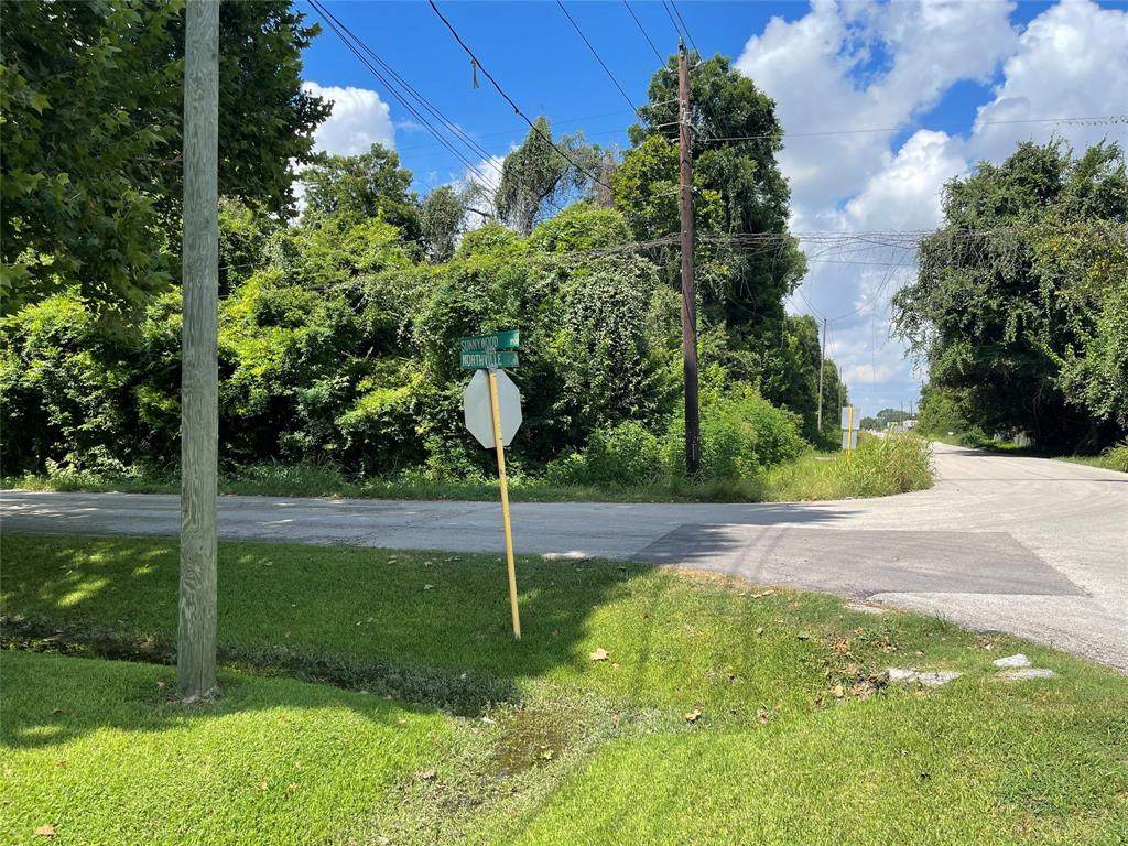 9917 Sunnywood Drive - Photo 1