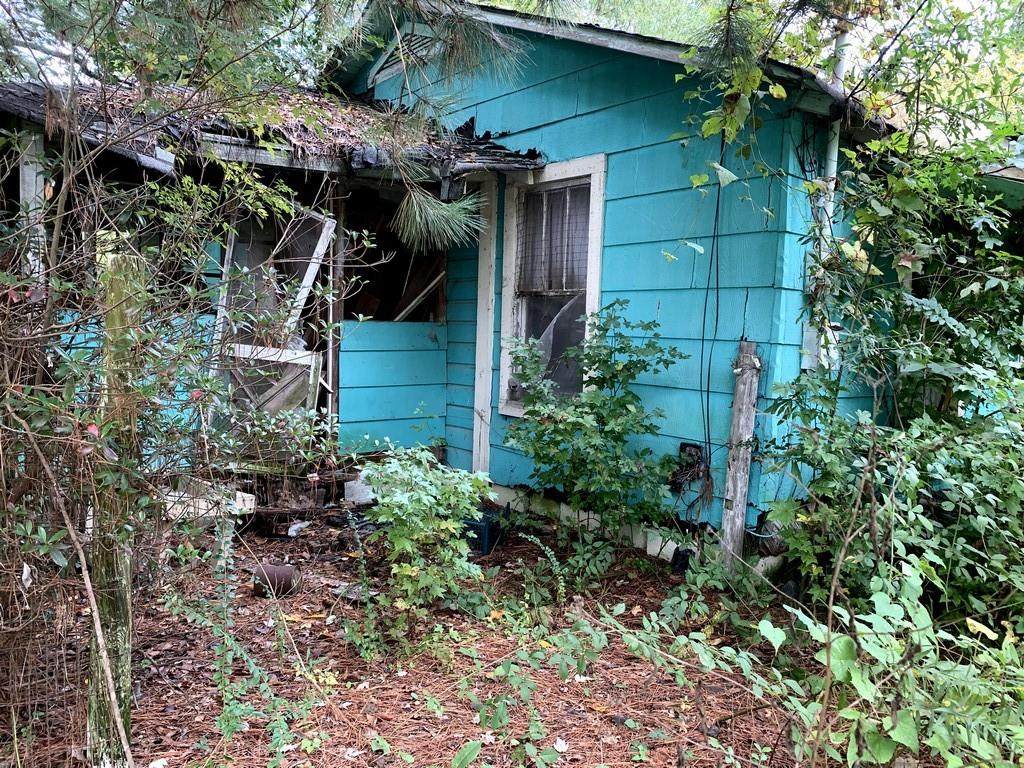 5819 Wormack Avenue - Photo 1