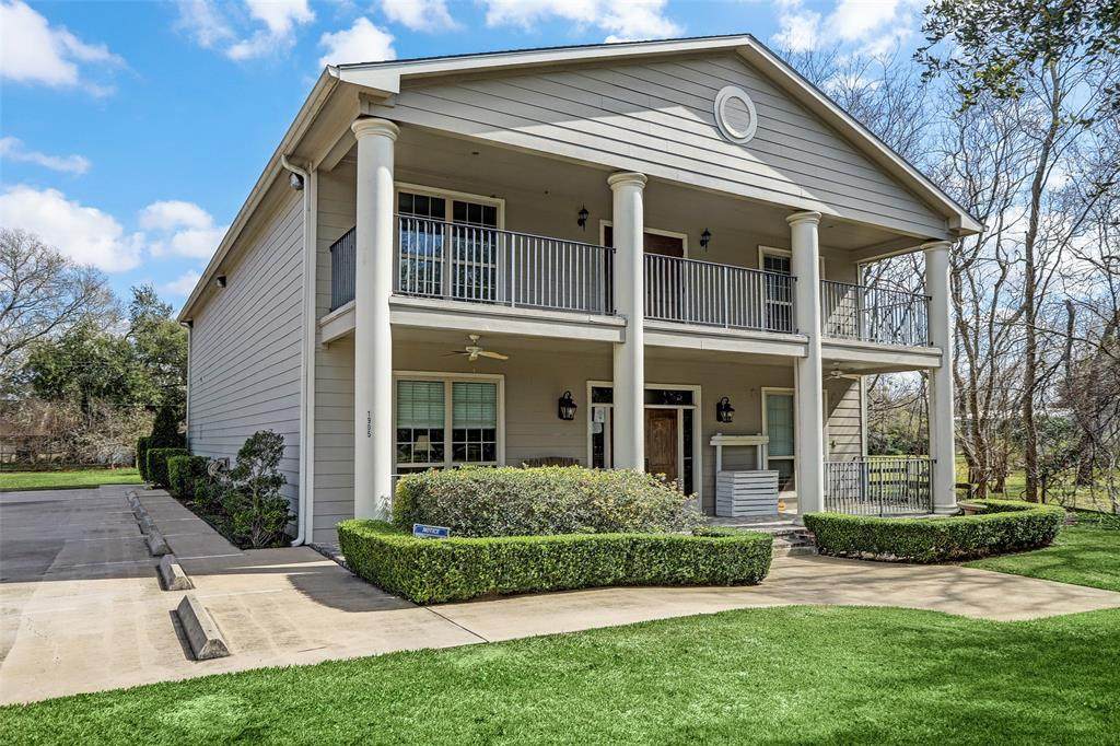 1905 Dowling Drive - Photo 1