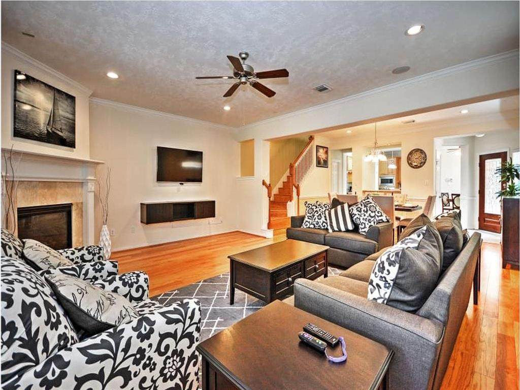 1006 Rochow Street - Photo 1
