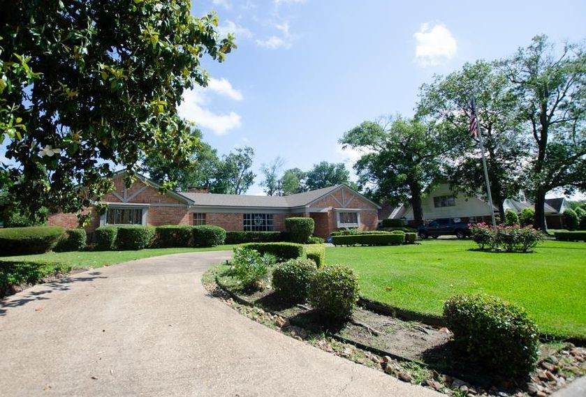 3590 Brentwood Drive - Photo 1