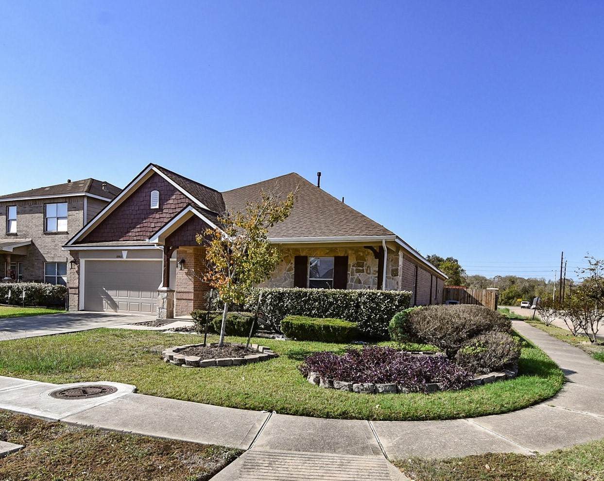 8502 Parapet Place - Photo 1