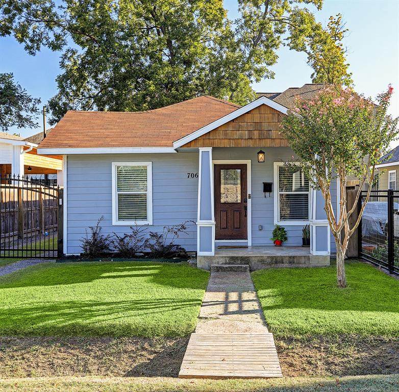 706 E 29th Street - Photo 1