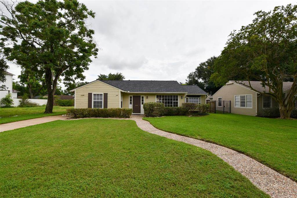 4605 Pine Street - Photo 1
