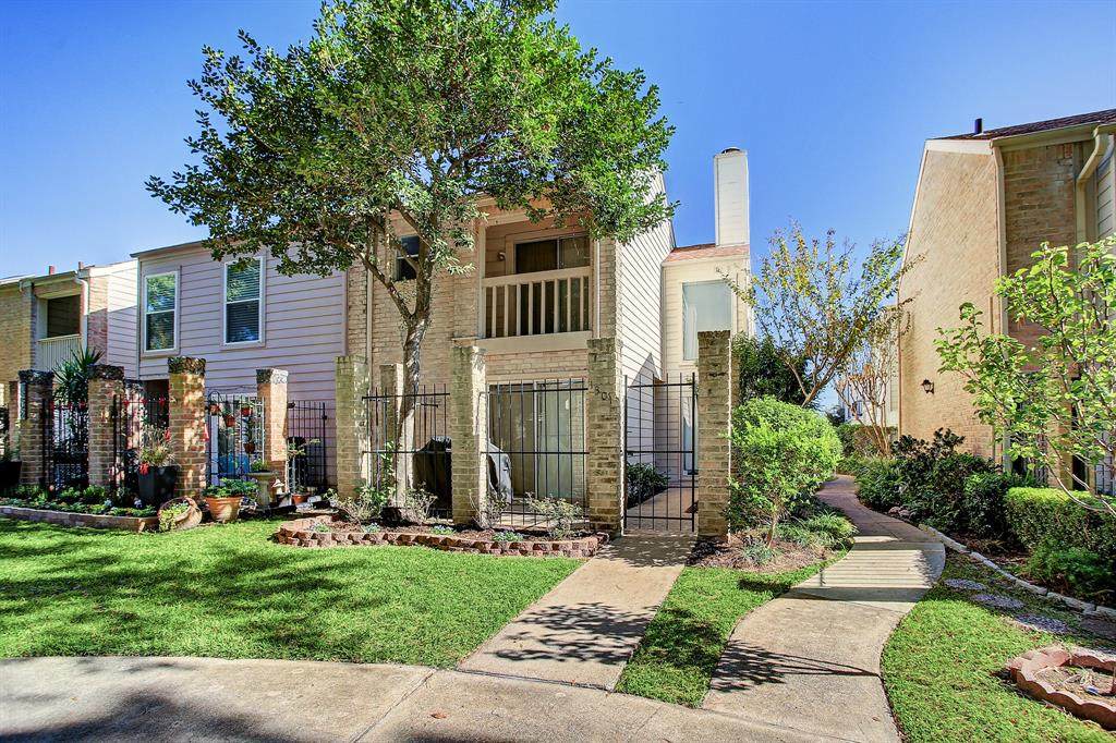 800 Country Place Drive - Photo 1