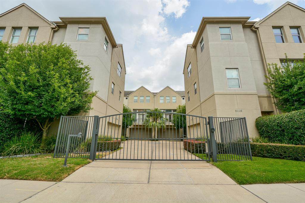 5338 Darling Street - Photo 1
