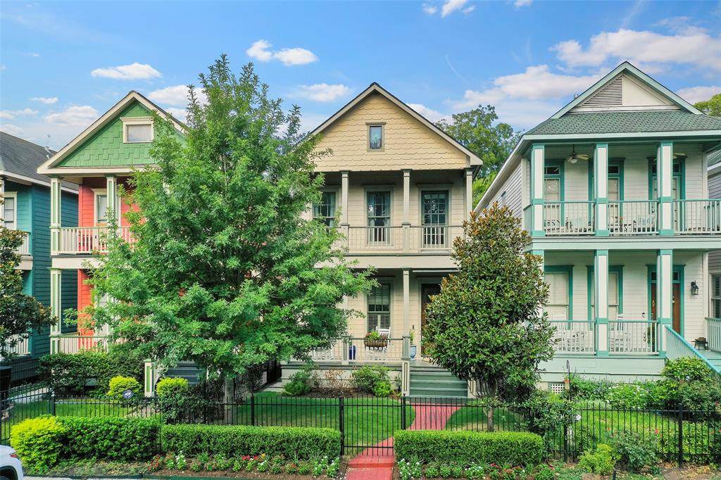 419 Cortlandt Street - Photo 1