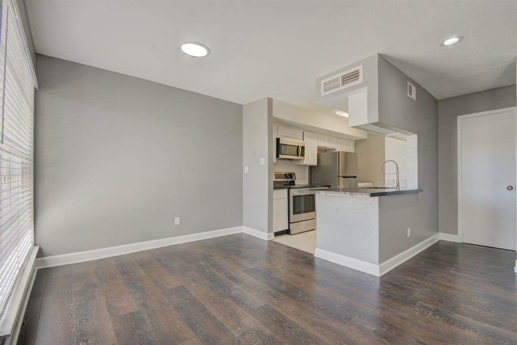 6633 Airport Boulevard - Photo 1