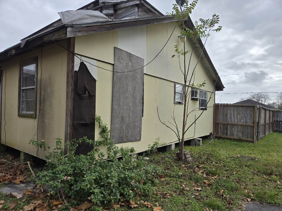 6912 Carver Avenue - Photo 1