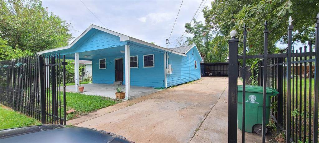 807 Victory Drive - Photo 1