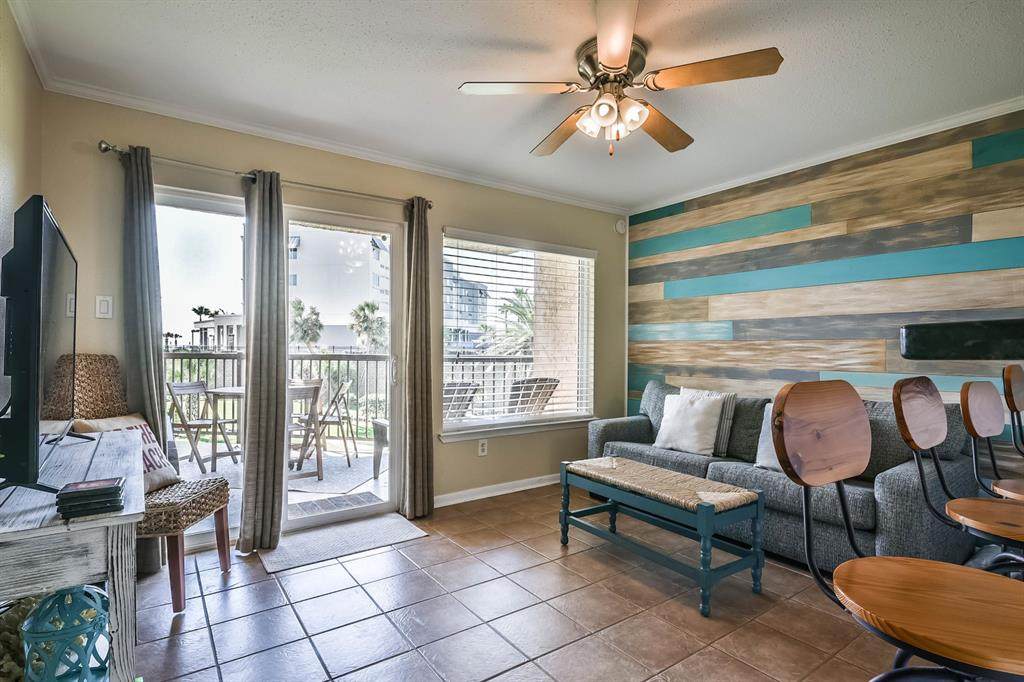 9520 Seawall Boulevard - Photo 1