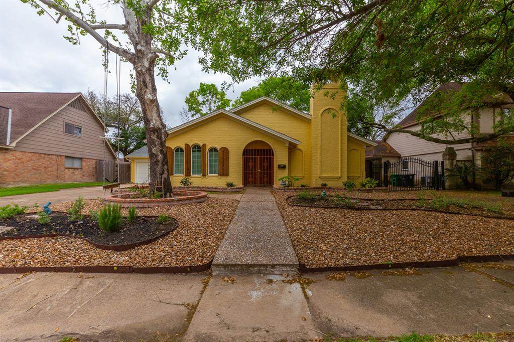 6106 Vicki John Drive - Photo 1