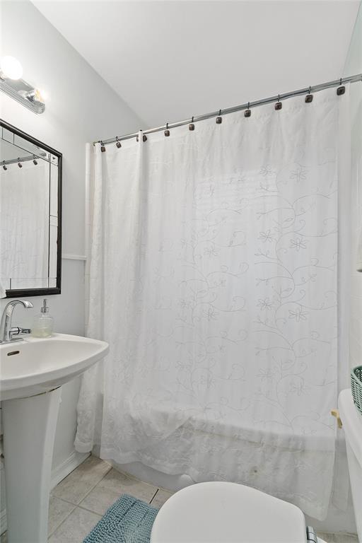 209 Avenue G - Photo 1