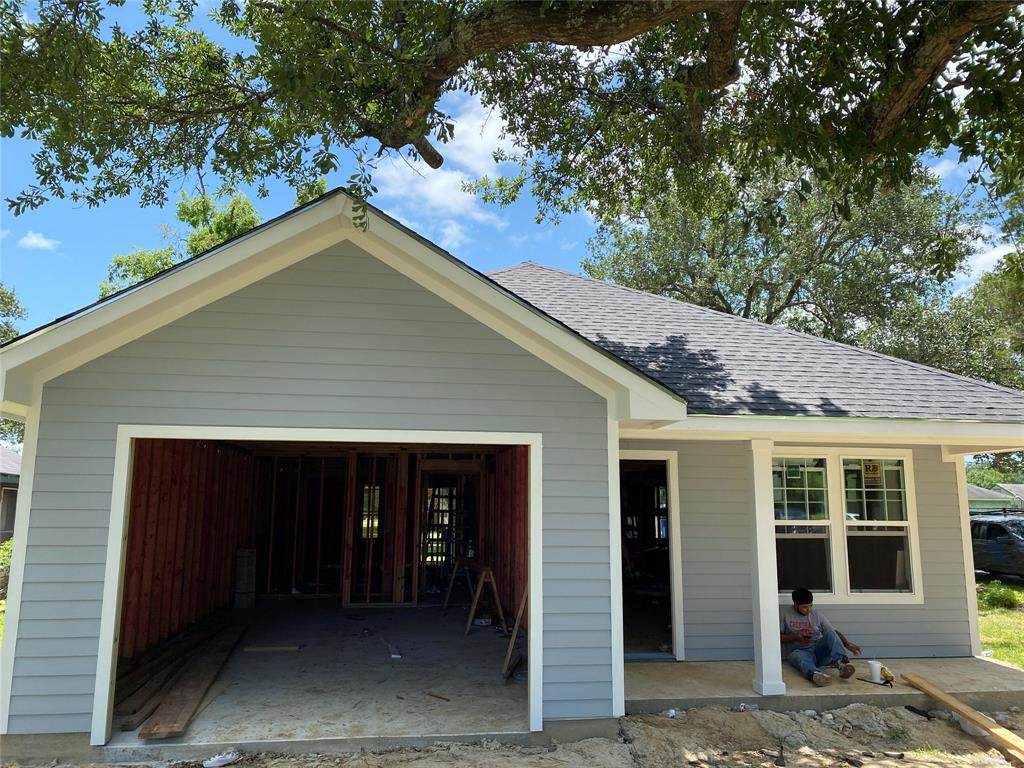 1900 19th Street - Photo 1