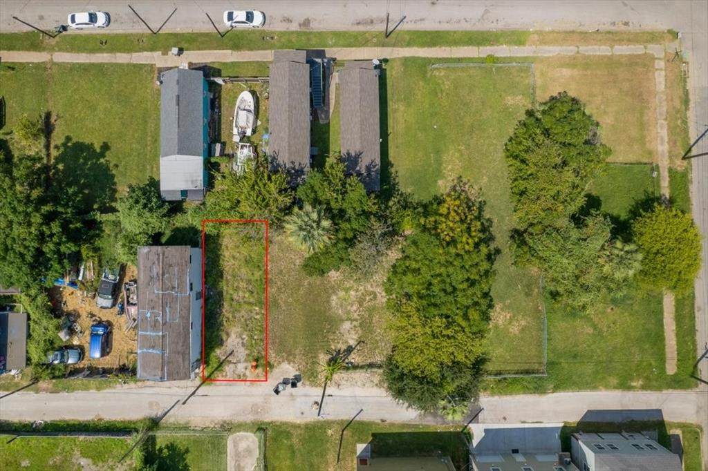 3915 Winnie Street - Photo 1