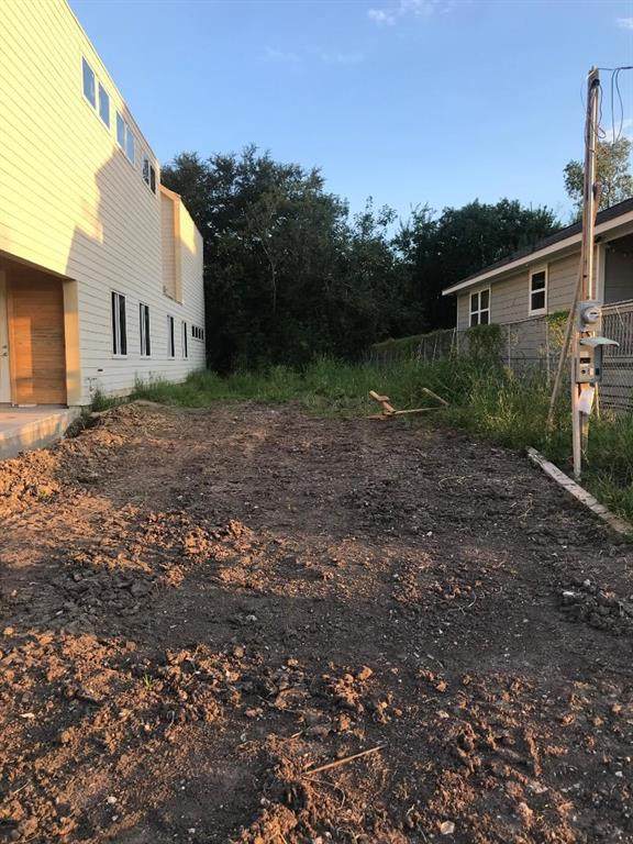 612 35th Street - Photo 1