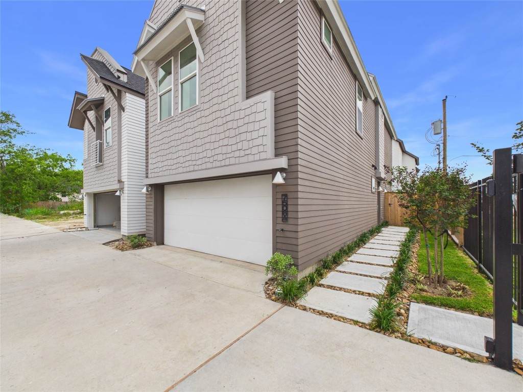 7506 Carver Road - Photo 1