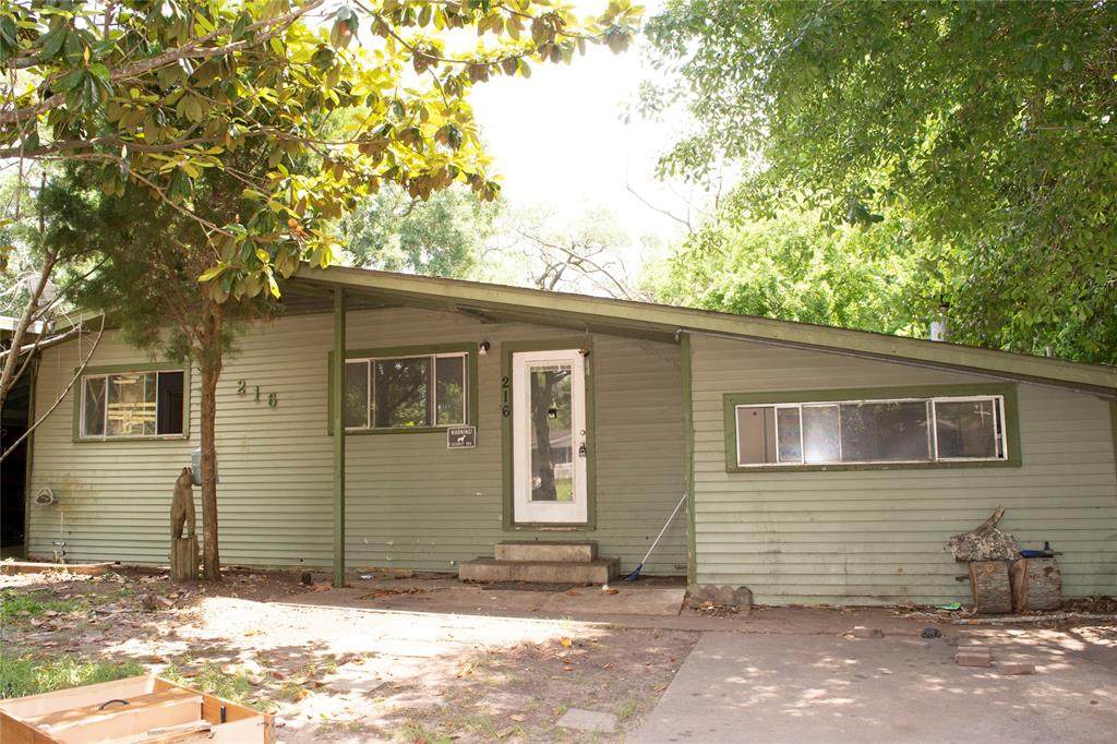 216 Camellia Street - Photo 1