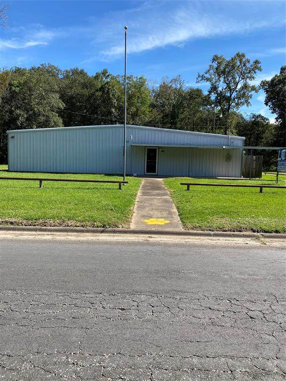 1404 Lakeland Drive - Photo 1