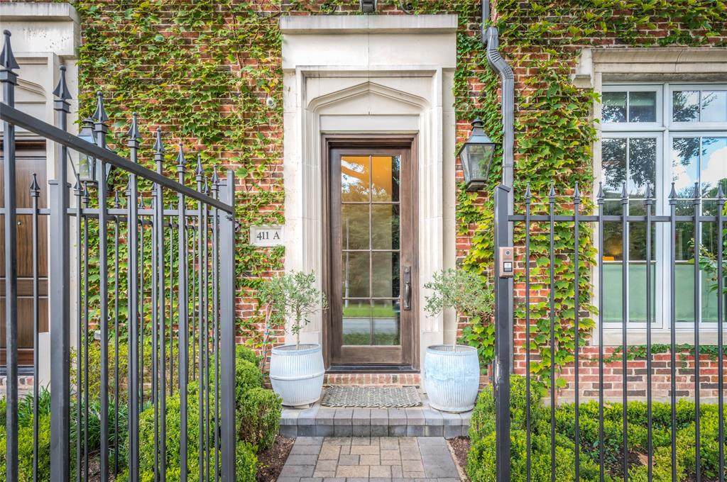 411 Lovett Boulevard - Photo 1