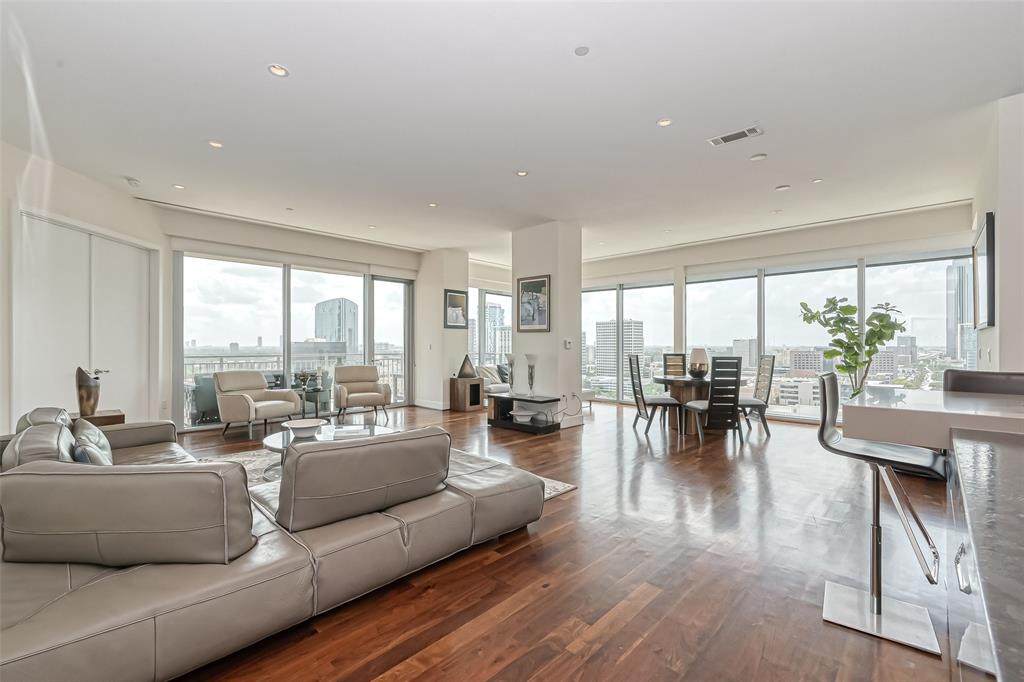 1600 Post Oak - Photo 1