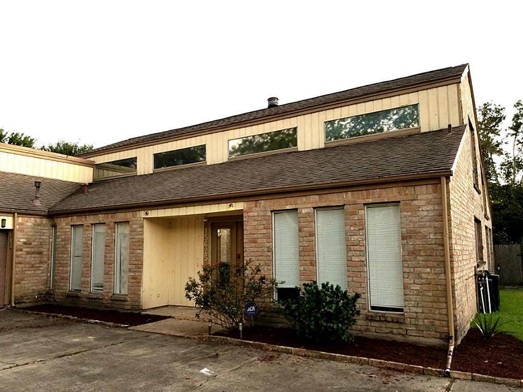 15625 Elwood Drive - Photo 1