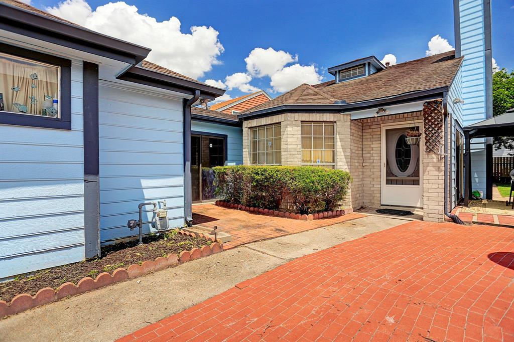 11838 Plumpoint Drive - Photo 1