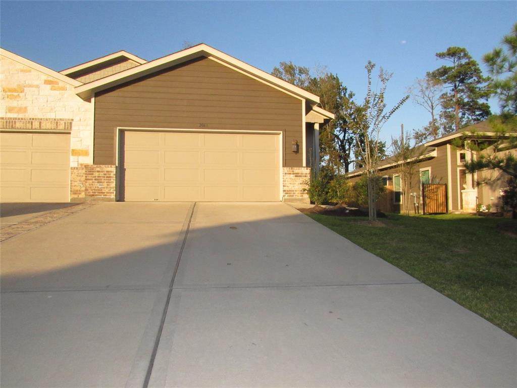 206 Oakcrest - Photo 1