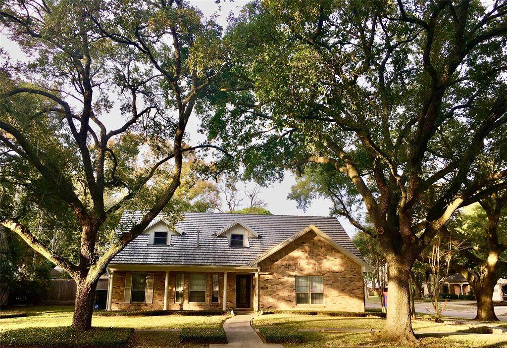 7902 Roos Road - Photo 1